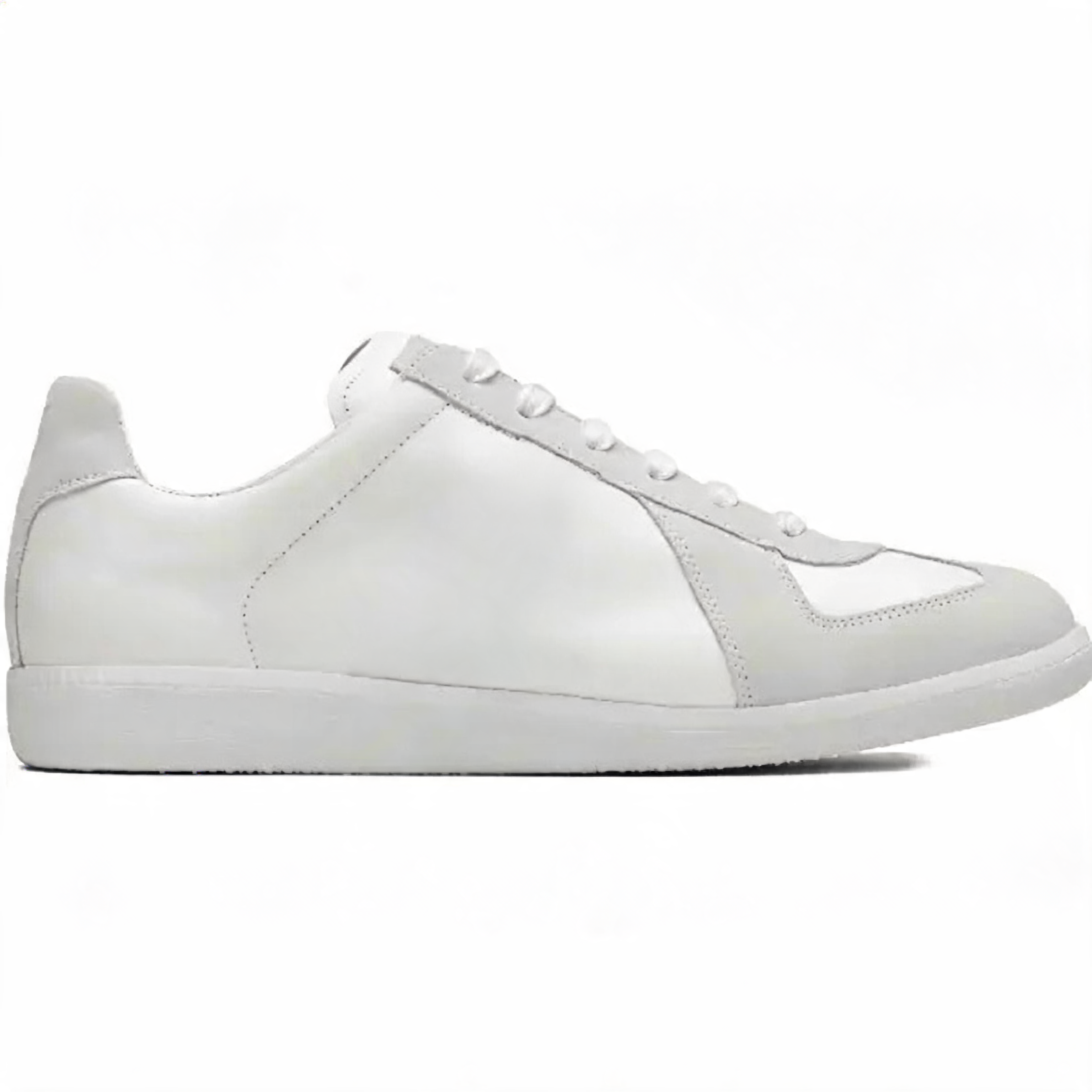 Low-Top Sneaker Triple White